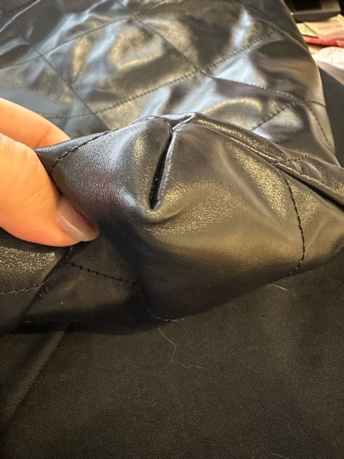 香奈兒 22 Handbag 22 Bag Medium 中號黑色金釦-32