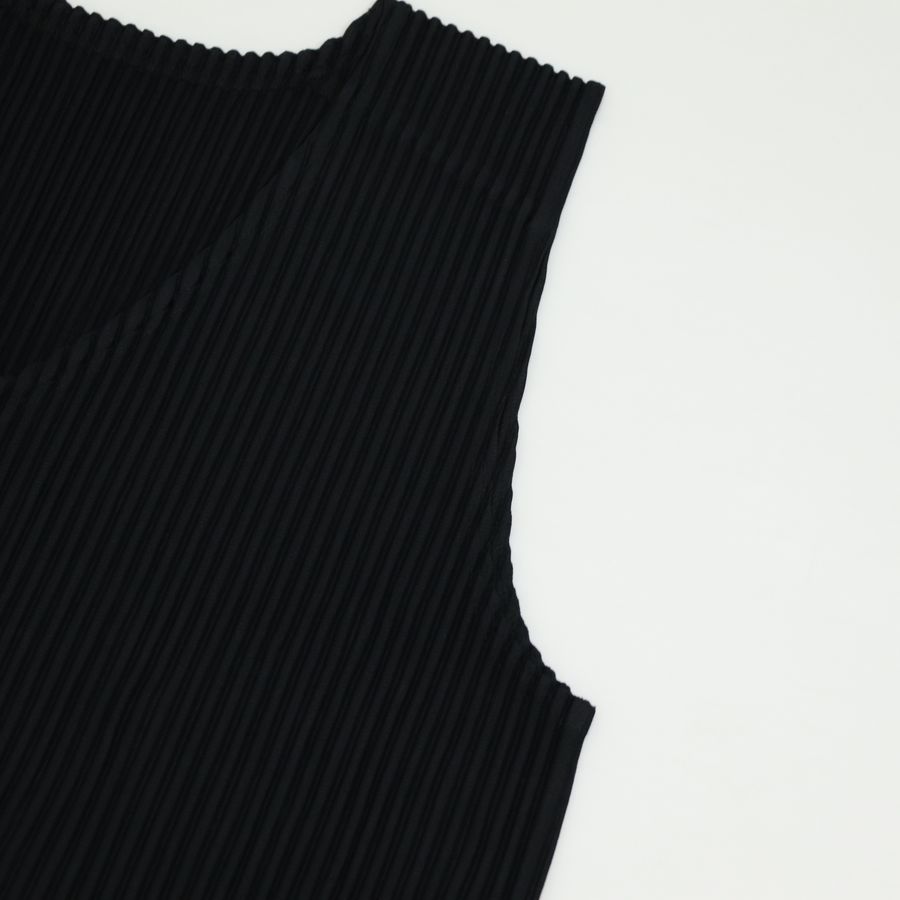 ISSEY MIYAKE三宅一生 HOMME 黑色褶皺 V 領 背心 SIZE2-3