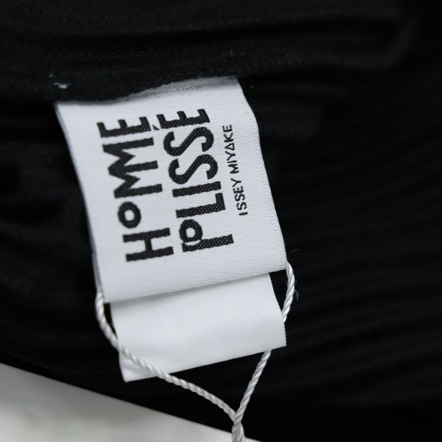 ISSEY MIYAKE三宅一生 HOMME 黑色褶皺 V 領 背心 SIZE2-6