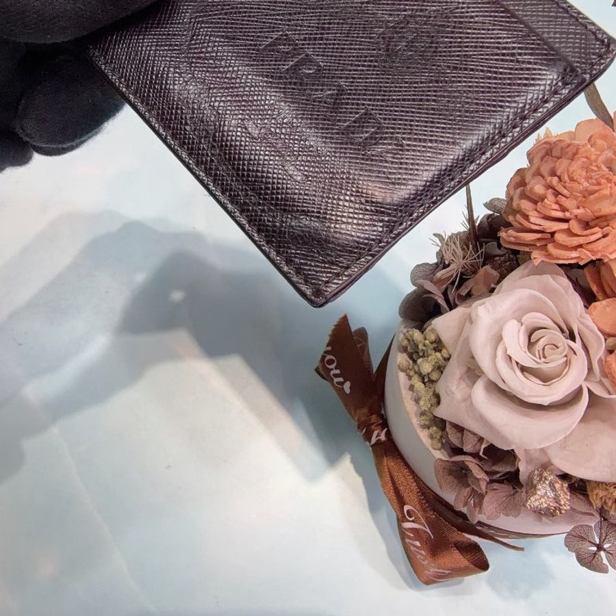 PRADA Saffiano防刮牛皮卡片夾-8