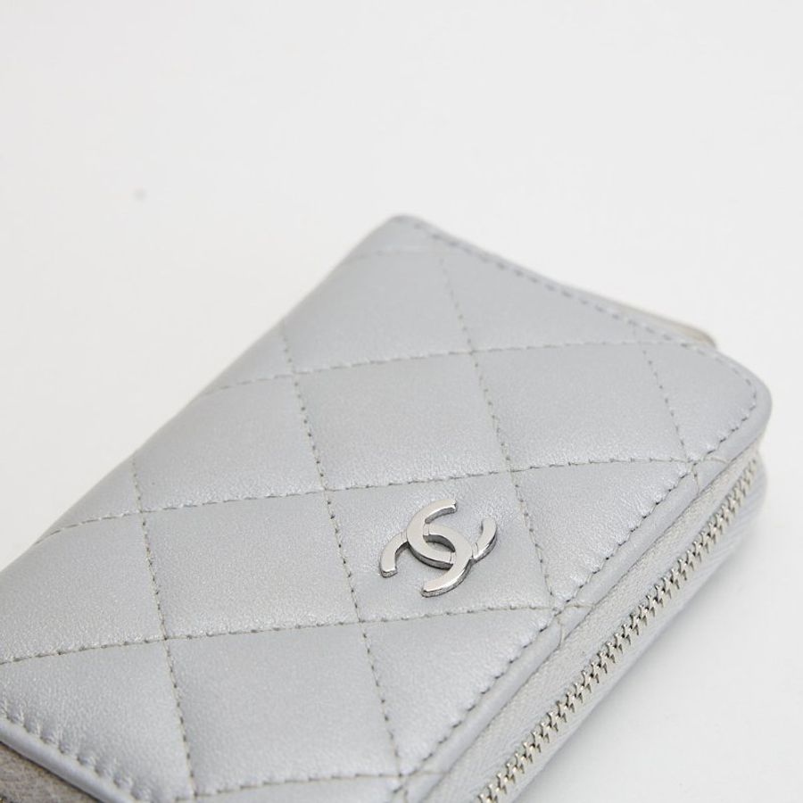 Chanel 新款拉鍊零錢包 灰銀-3