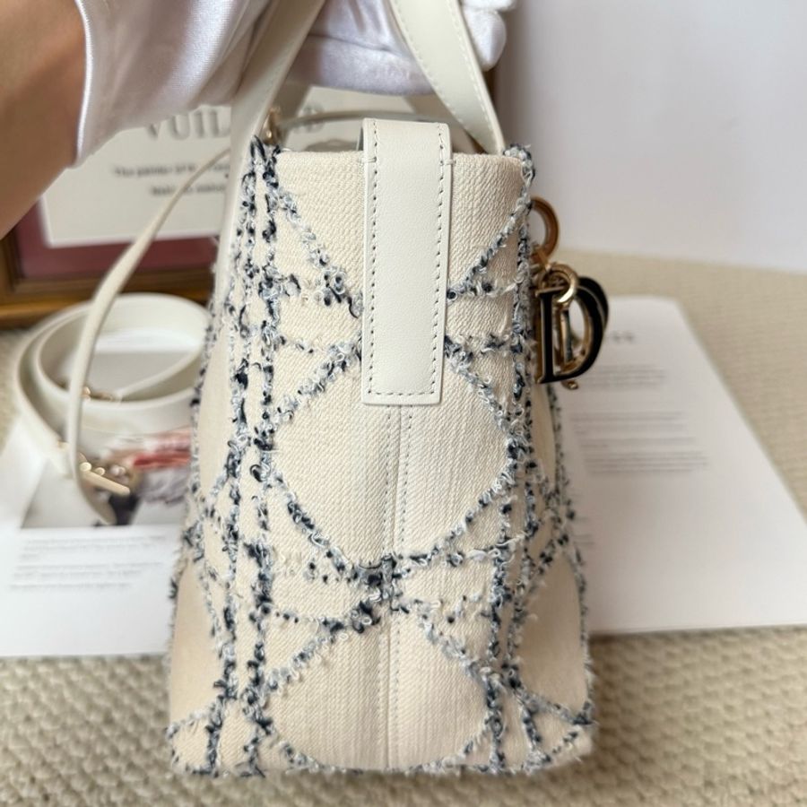 Dior 白色牛仔小號toujours土著菜籃子新款白牛仔系列立體菱格紋 手提包斜背包-2