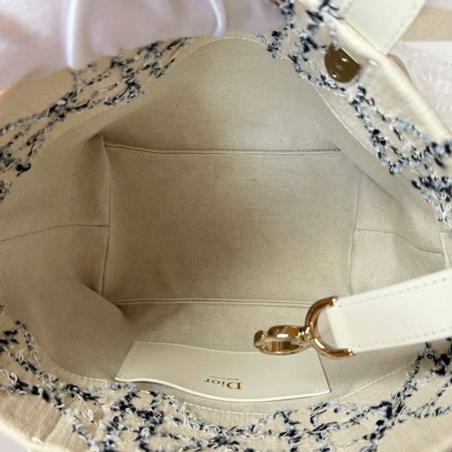 Dior 白色牛仔小號toujours土著菜籃子新款白牛仔系列立體菱格紋 手提包斜背包-6