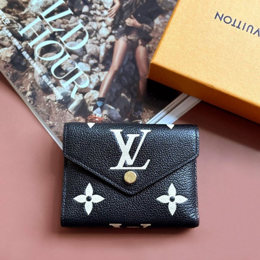 ::LOIUS VUITTON:: LV M80968 Victorine 黑色 / 米白色雙色花紋 三摺短夾錢包-0