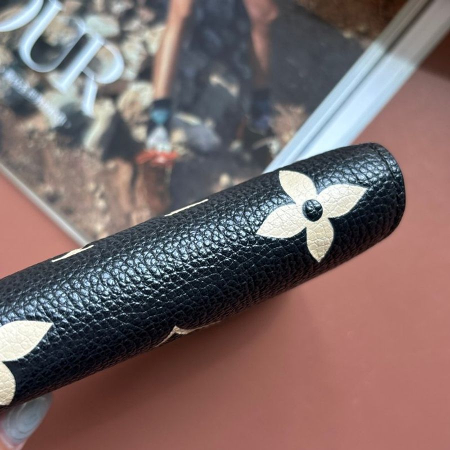 ::LOIUS VUITTON:: LV M80968 Victorine 黑色 / 米白色雙色花紋 三摺短夾錢包-30