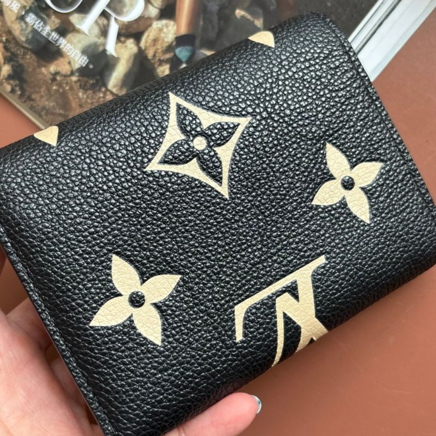 ::LOIUS VUITTON:: LV M80968 Victorine 黑色 / 米白色雙色花紋 三摺短夾錢包-32