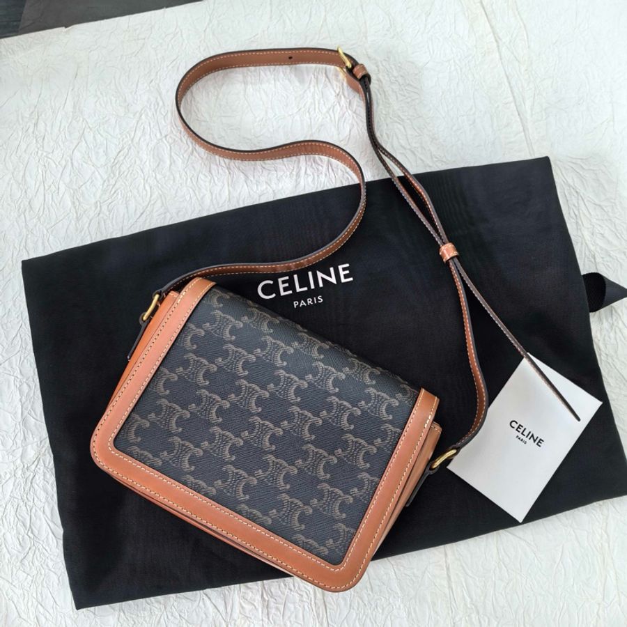 Celine賽琳 TEEN TRIOMPHE凱旋門老花豆腐包金扣單肩斜挎包-1