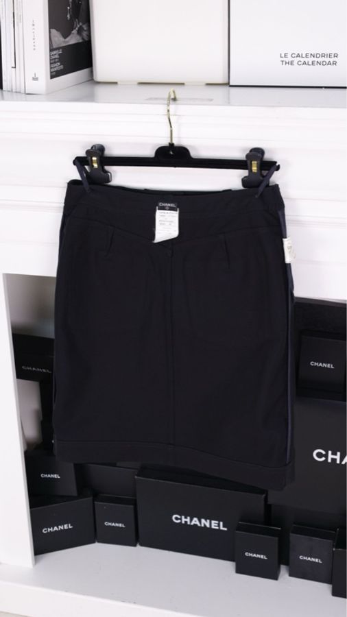 Chanel 97年黑色银色单排扣两口袋半裙-3