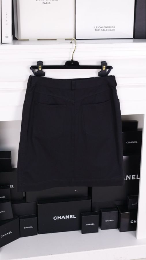 Chanel 97年黑色银色单排扣两口袋半裙-4