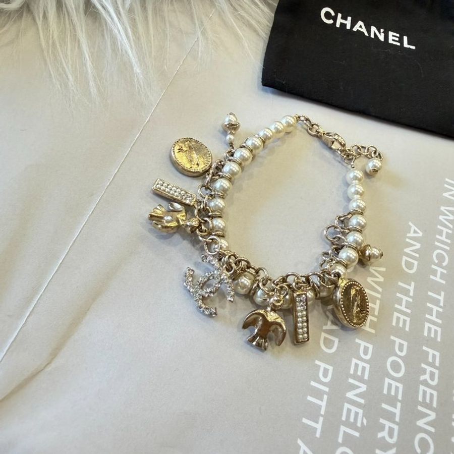 CHANEL淡金拚珍珠多元素手鍊-0