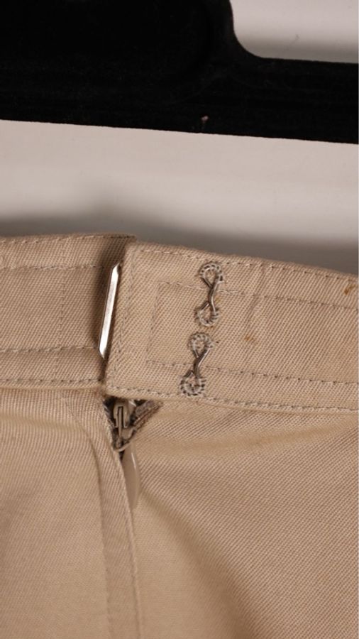 Chanel 奶茶色金扣圆领上衣外套半裙套装-73