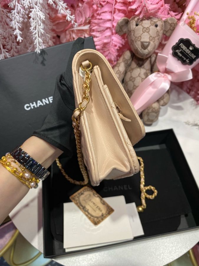 Chanel 粉膚金球woc-3