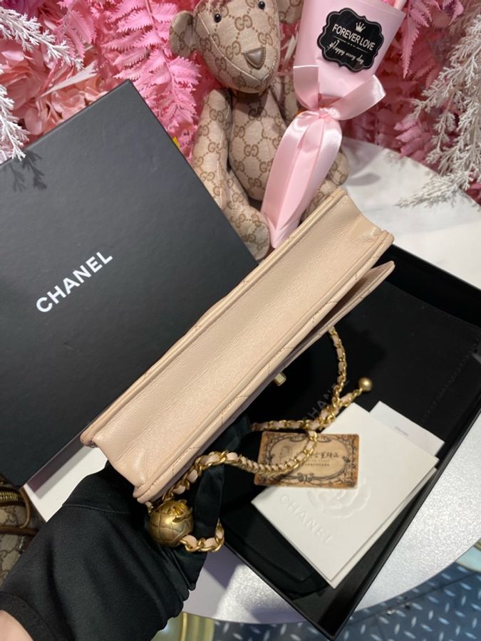 Chanel 粉膚金球woc-6