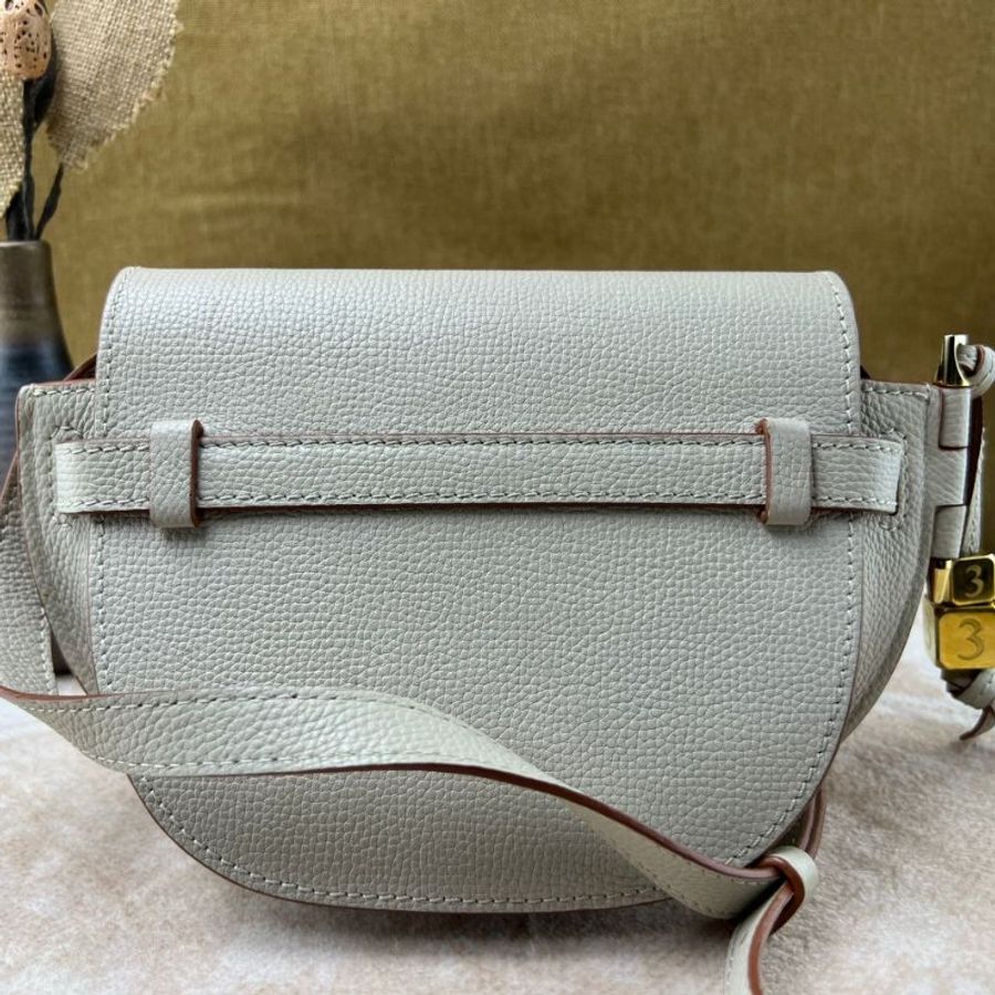 LOEWE Gate Mini 馬鞍包-9