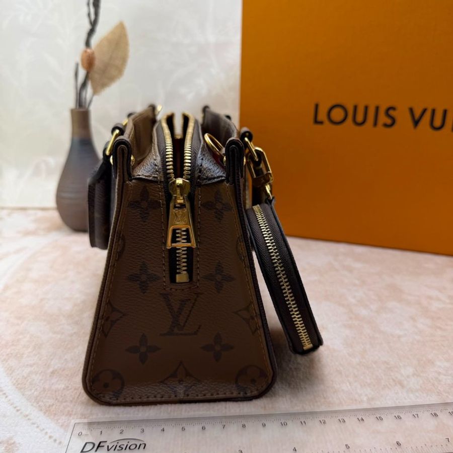 LV OnTheGo East West 橫版迷你托特包-3