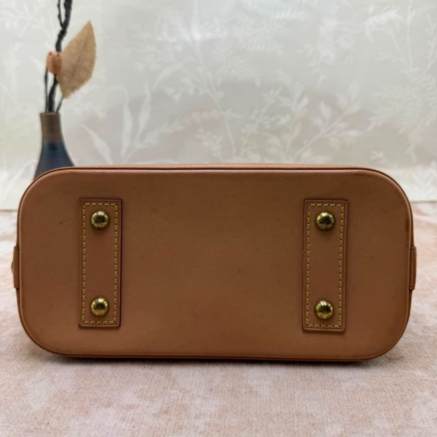 Louis Vuitton Alma BB 貝殼包-10