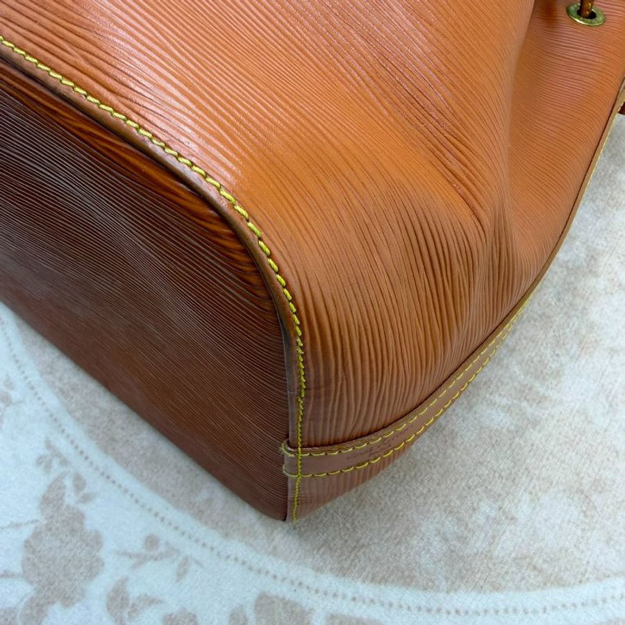 Louis Vuitton Epi 焦糖水波紋 Noé 抽繩水桶包-10