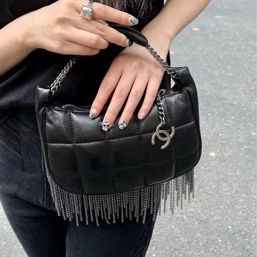搖滾名伶🖤限量款😍Chanel香奈兒絕美黑銀方格流蘇手提腋下流浪包單肩斜挎鏈條包-3