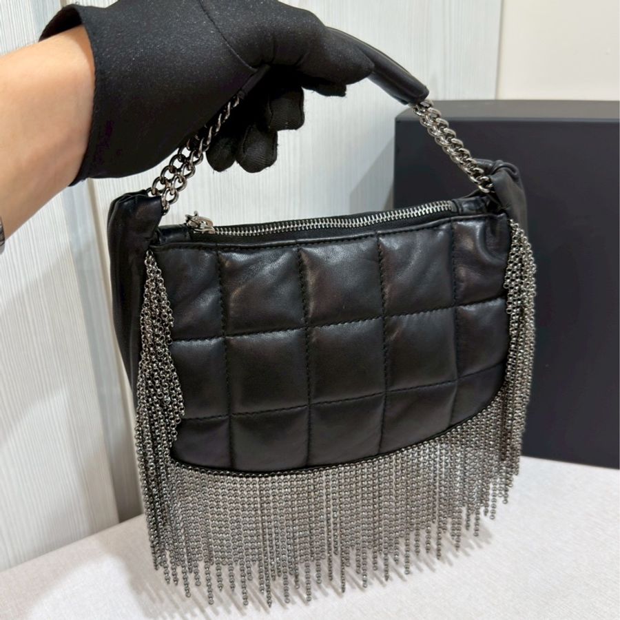 搖滾名伶🖤限量款😍Chanel香奈兒絕美黑銀方格流蘇手提腋下流浪包單肩斜挎鏈條包-9