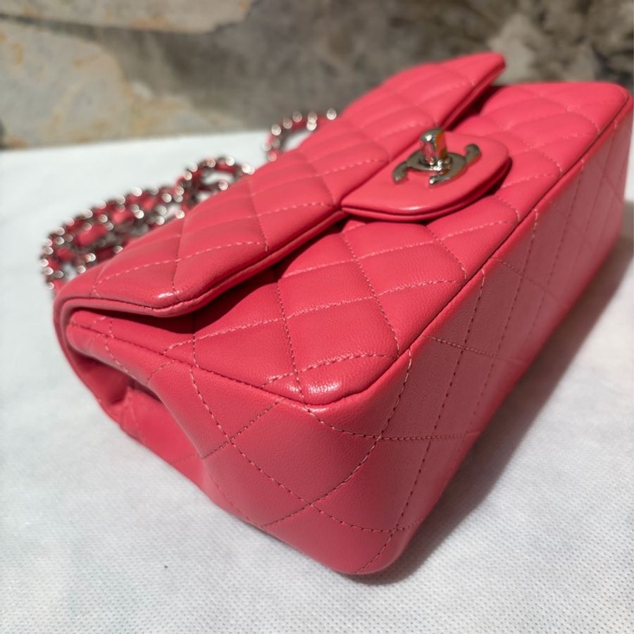 Chanel 桃粉銀釦COCO側背包-7