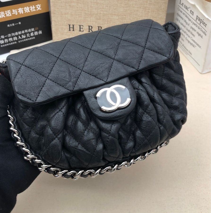 Chanel 香奈兒 滾邊南瓜包斜背包 小號 黑色 皮穿鏈條-5