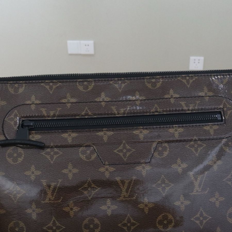Louis Vuitton 路易威登 pvc 果凍手拿包 尺寸36*25*6,配件防塵袋-4