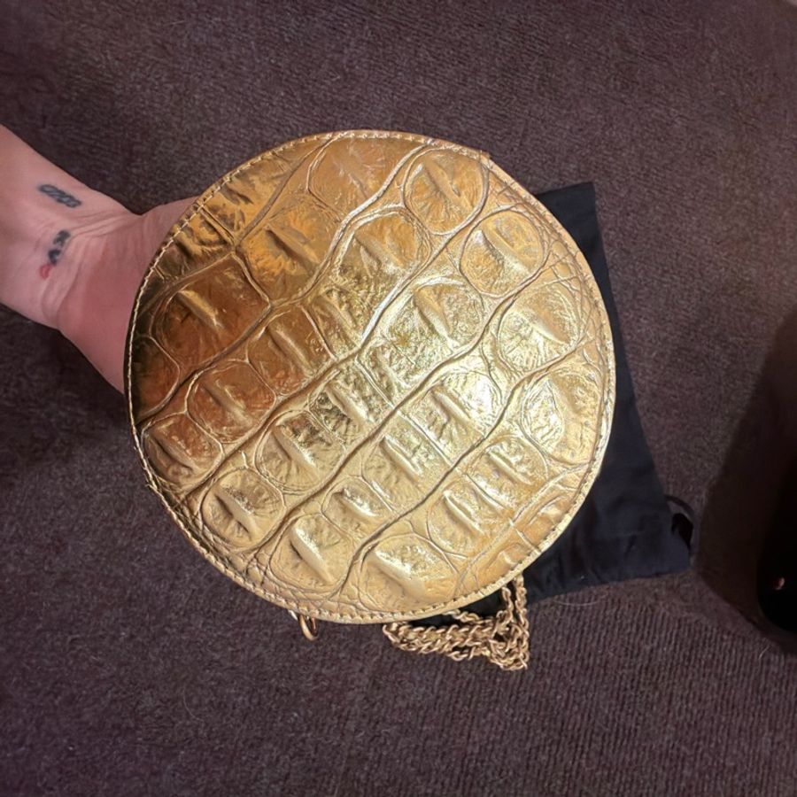 Chanel 金色小圓包-2