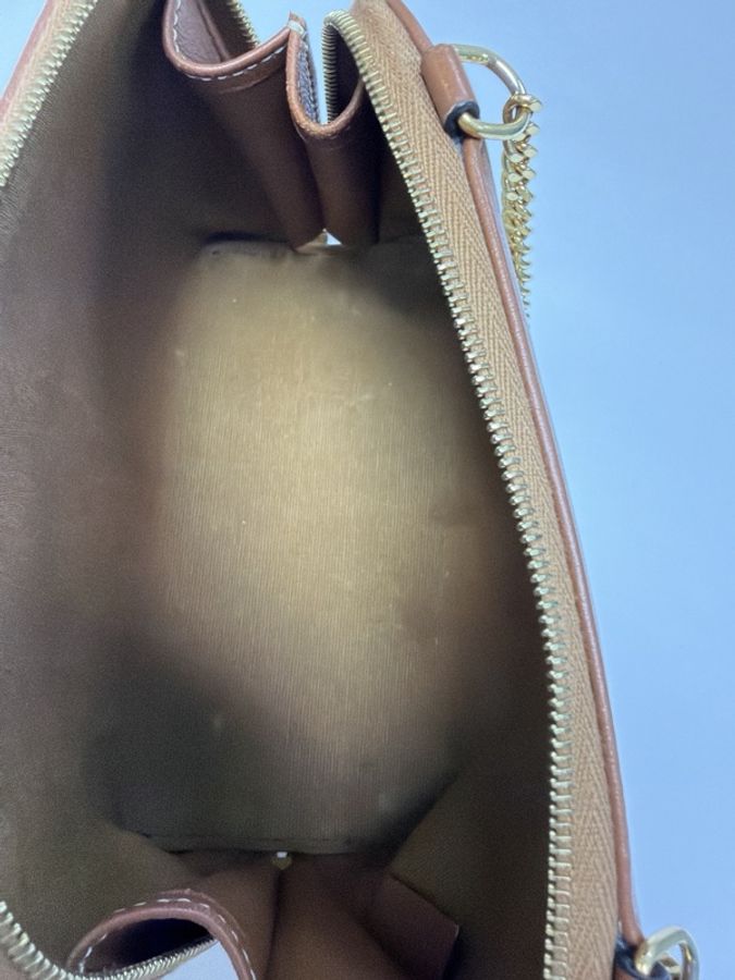 二手CELINE TRIOMPHE白色帆布及羊皮飾鍊貝殼包-9