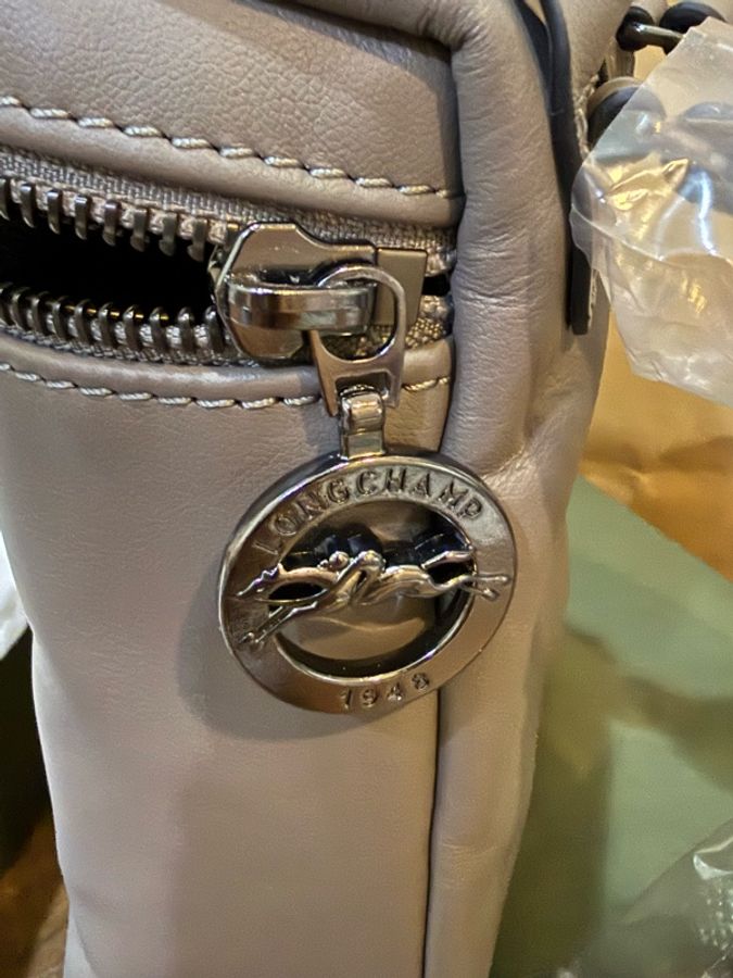 LONGCHAMP LE PLIAGE XTRA系列牛皮直式斜背包 斑鳩灰-6