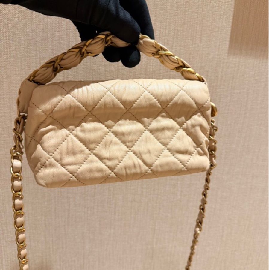 99新 Chanel香奈兒 hobo飯盒褶皺皮質米色金扣-10