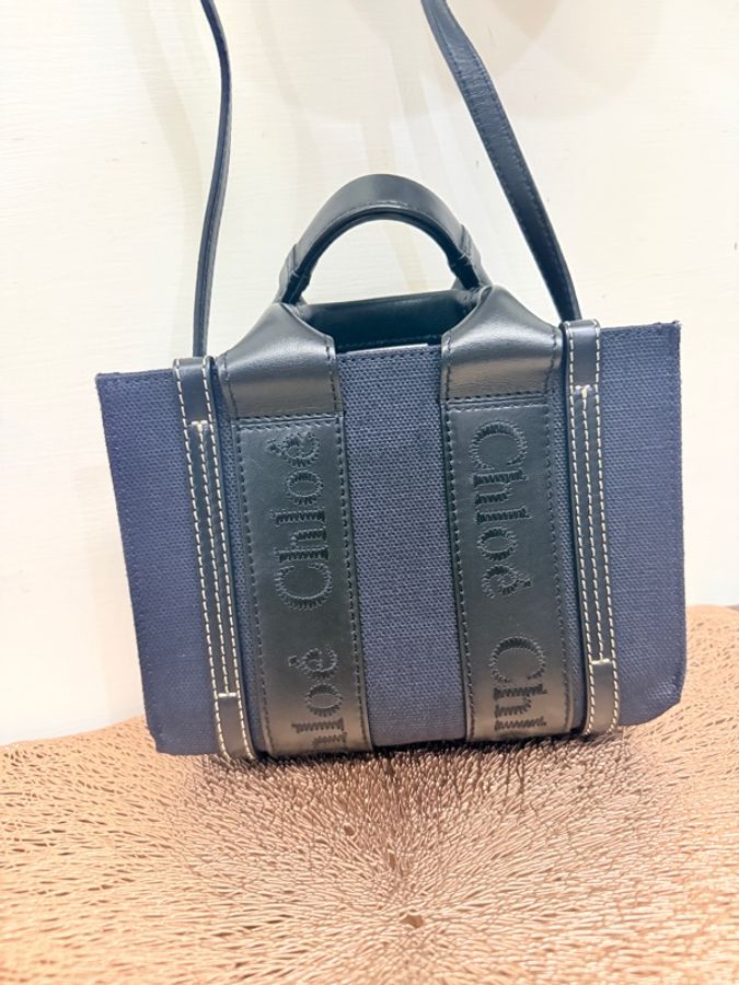 🏅未使用品✨夏天首選🌞Chloe mini woody 斜背包 黑色 深藍拼色 護照、手機皆可放✈️-3