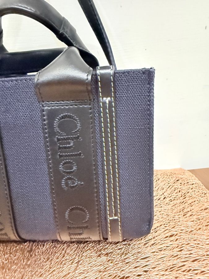 🏅未使用品✨夏天首選🌞Chloe mini woody 斜背包 黑色 深藍拼色 護照、手機皆可放✈️-5