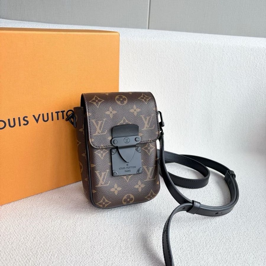 【威選精品】👜 Louis Vuitton S-Lock Vertical|Monogram 老花直式手機包・芯片款-0