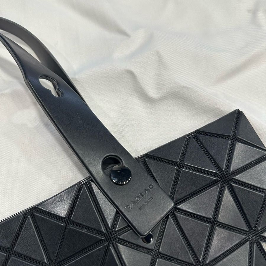 Issey Miyake Bao Bao 三宅一生 消光黑 手提包|Classic Trend CT精品|台北東區實體-3