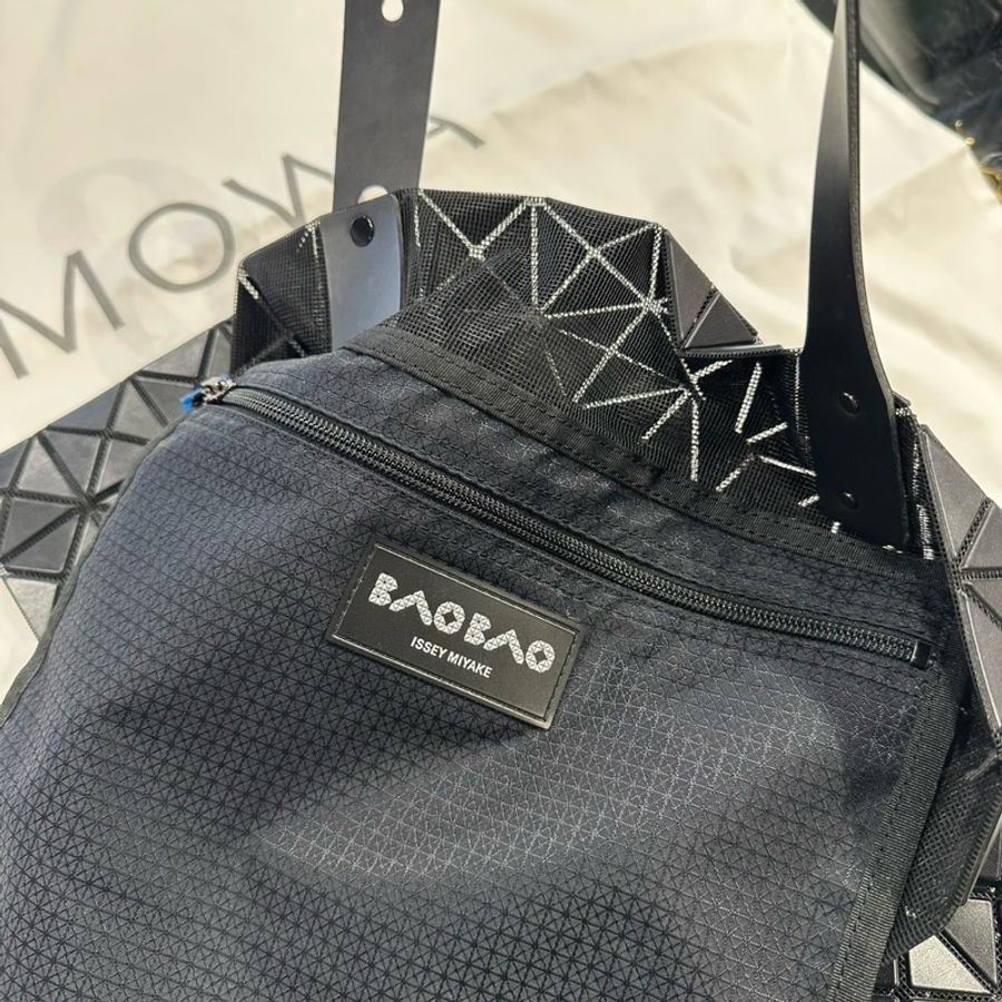 Issey Miyake Bao Bao 三宅一生 消光黑 手提包|Classic Trend CT精品|台北東區實體-8