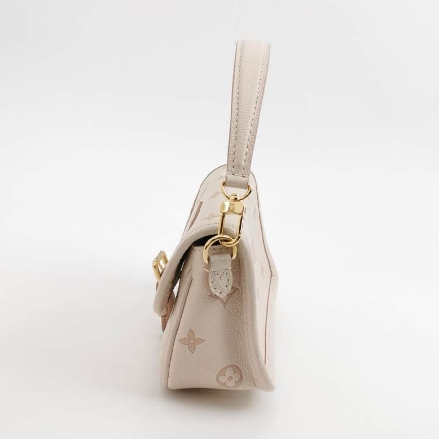 Louis Vuitton (LV) DianeNano牛皮壓花老花斜背包晶片款-2