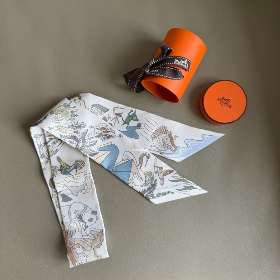 📤 全新 現貨 🧡 Hermes Twilly 小絲巾🧣Academia Hippica 馬術學院-1