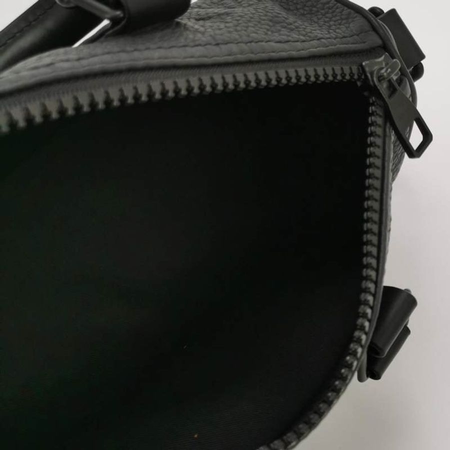 Louis Vuitton (LV) Keepall25牛皮純色老花壓紋加強飾帶斜背包單肩包晶片款-6