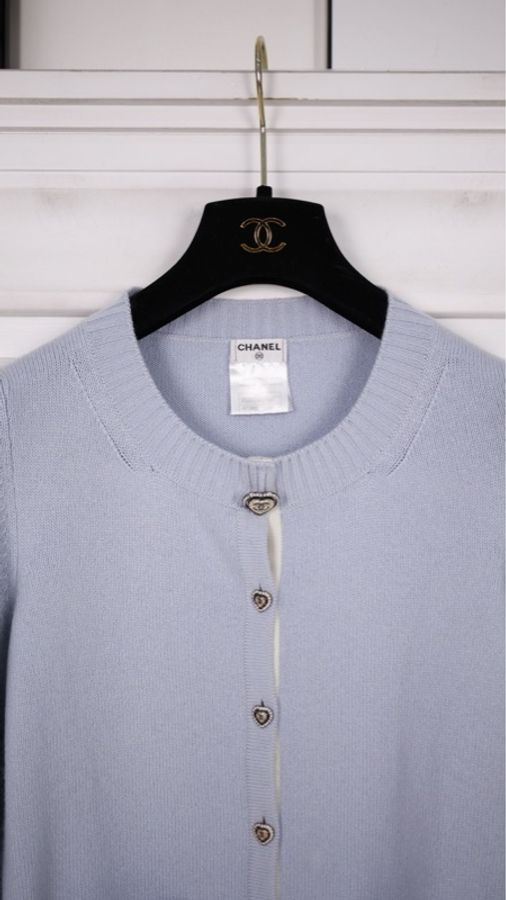 Chanel 09年baby蓝山羊绒针织爱心扣两口袋开衫外套-13