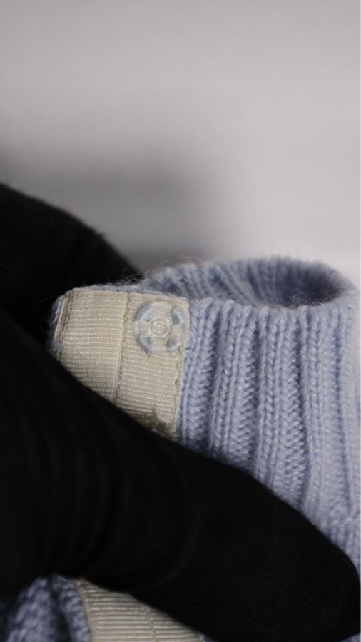 Chanel 09年baby蓝山羊绒针织爱心扣两口袋开衫外套-31