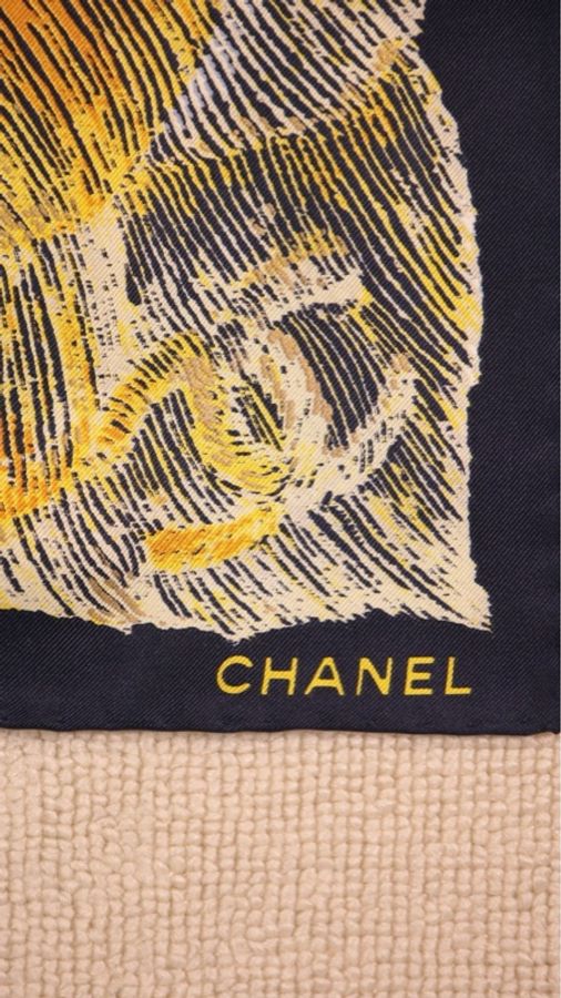 Chanel 25B中秋限定夜空蓝黄白月球山茶花丝巾-1