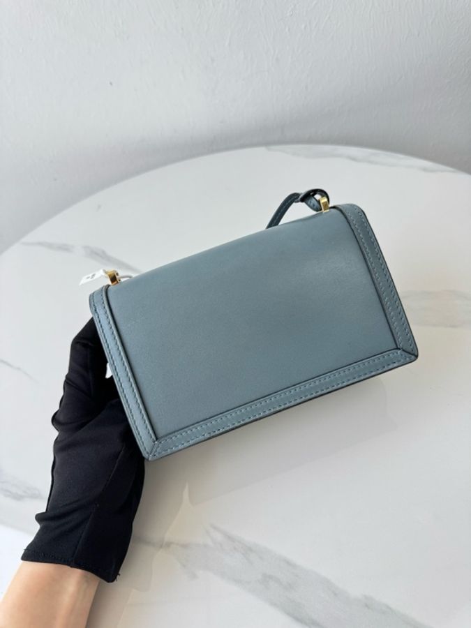 LOEWE羅意威 barcelona巴塞羅那三角包 插銷包 霧霾藍色牛皮 金扣 小號 尺寸19*12-4