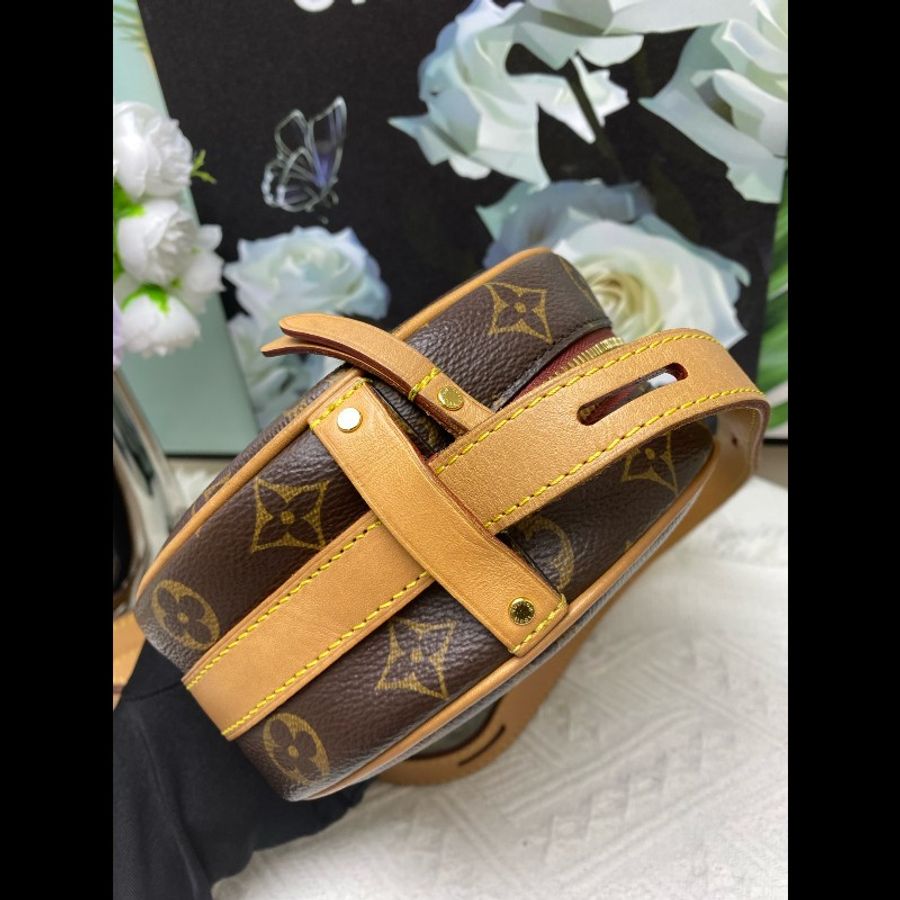 LV 經典老花小圓餅包  尺寸18*16*7 cm-2