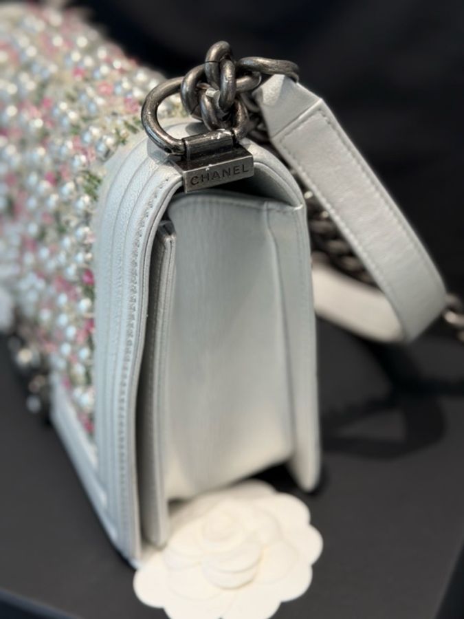 Chanel香奈兒leboy中號 銀色珍珠刺繡牛皮鏈條包 復古銀色扣 20開 稀有限量配色-3