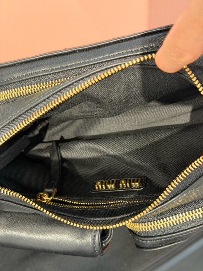 繆繆 Miu Miu 單肩包黑色 腋下包 12*21*6cm 附件 塵袋-5
