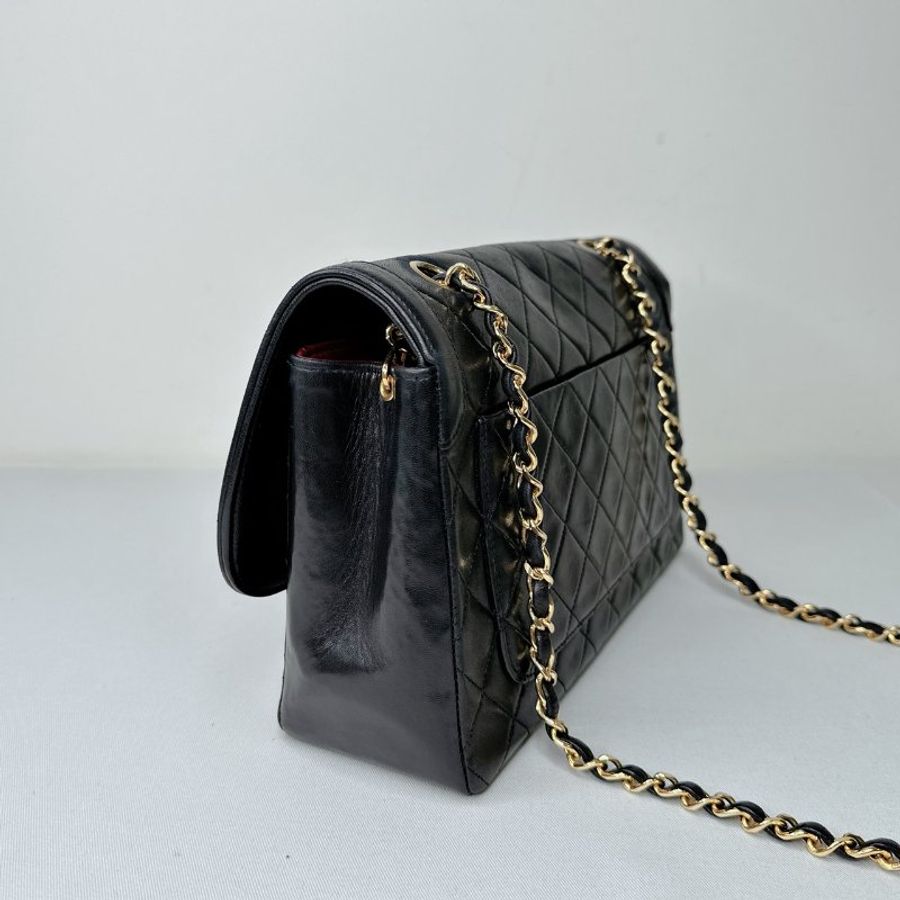 CHANEL Vintage老香黑金羊雙C鏈帶包-5