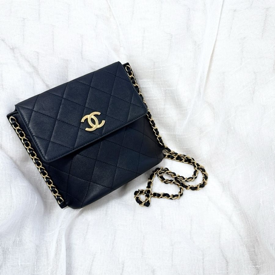 Chanel chain handle flap-0