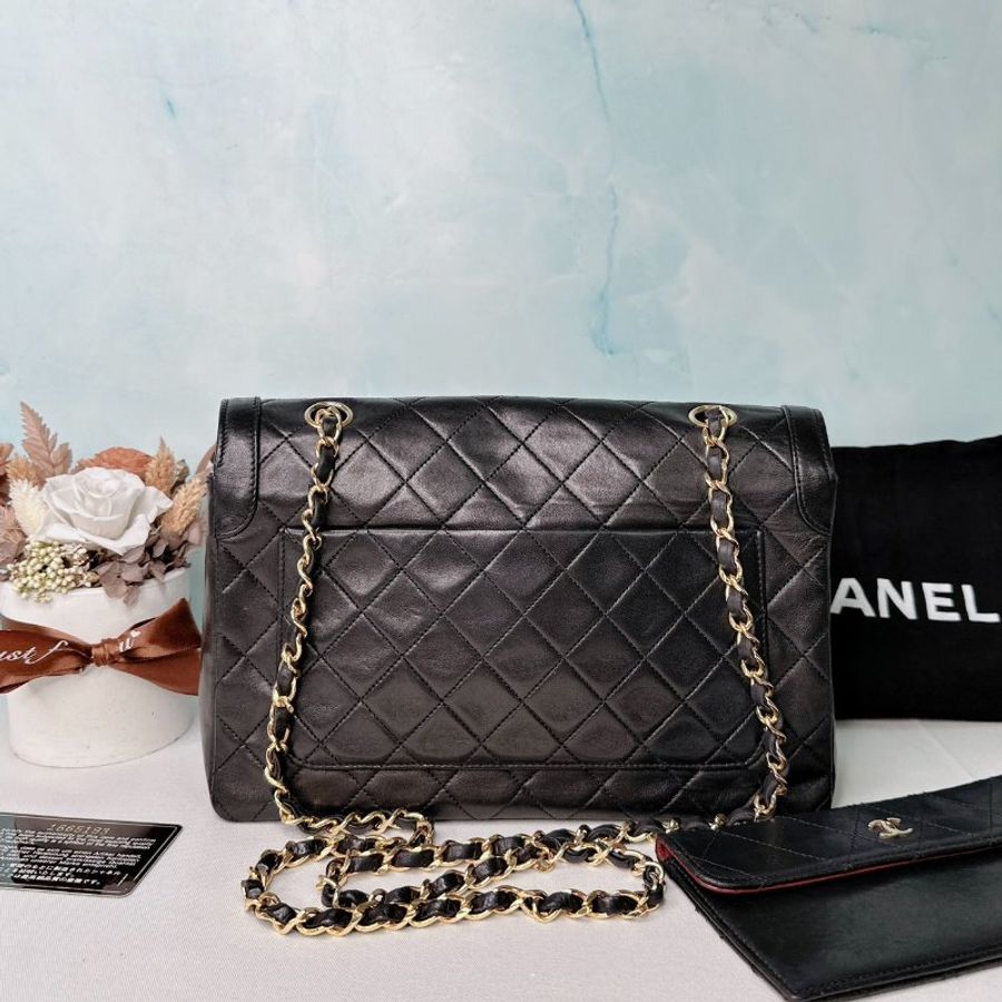 CHANEL Vintage老香黑金雙C鏈帶包-1