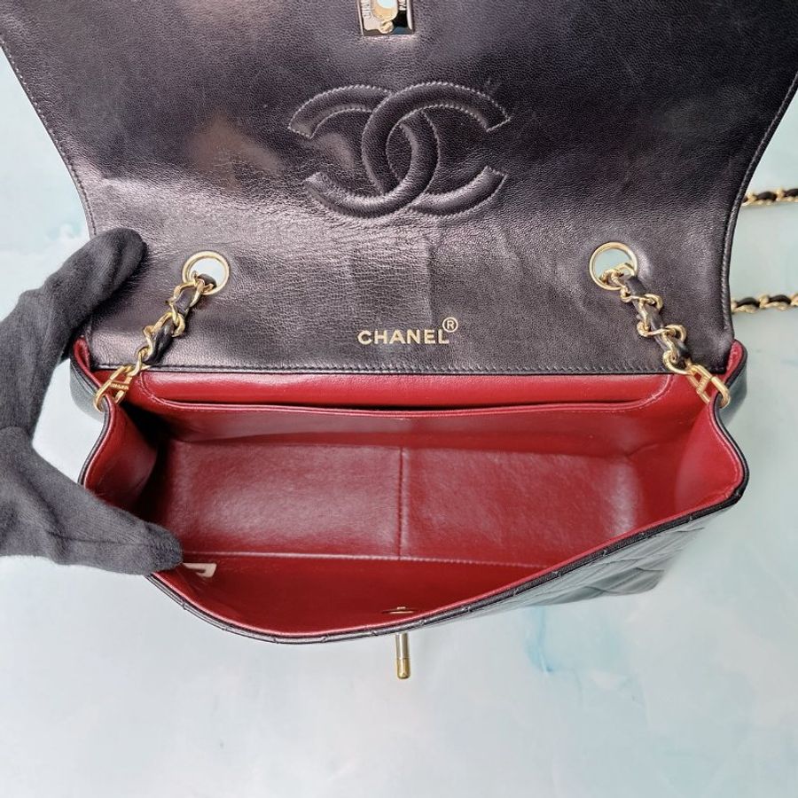 CHANEL Vintage老香黑金雙C鏈帶包-5