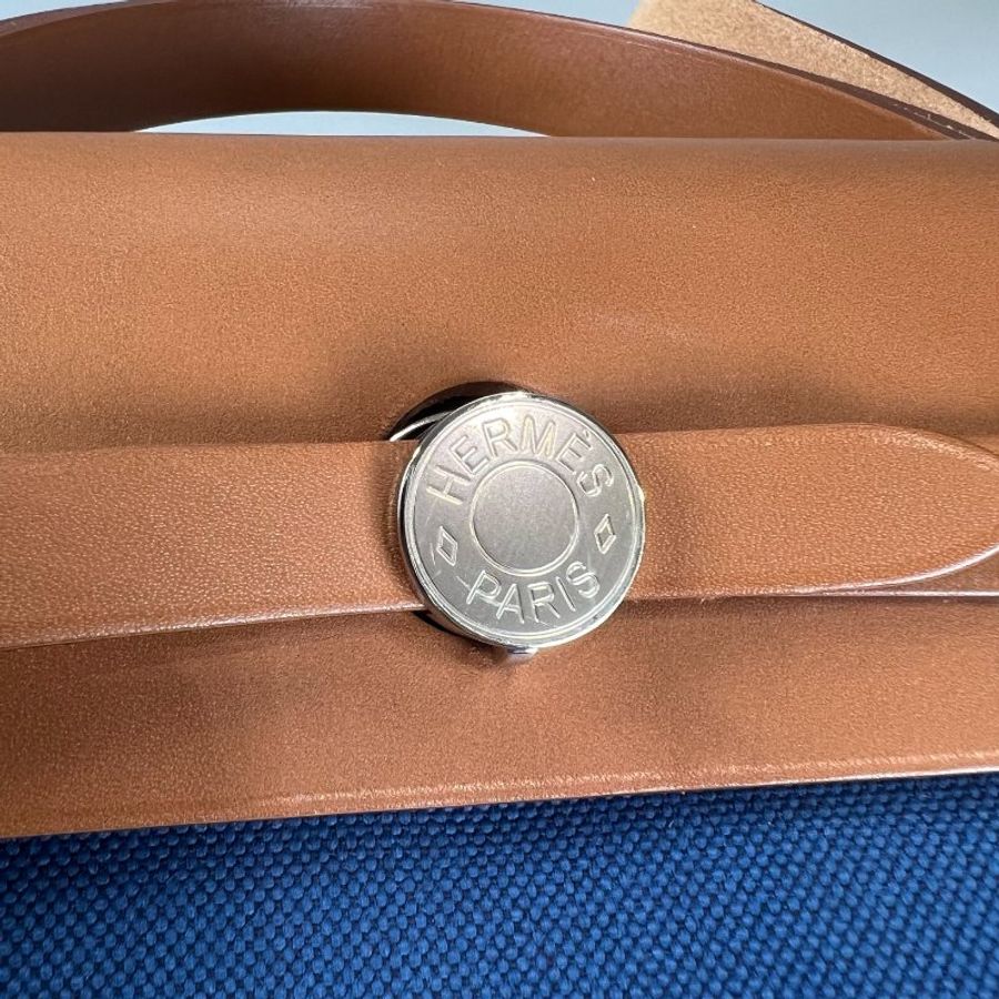 HERMES Z刻 藍帆布HERBAG 31肩背包-10